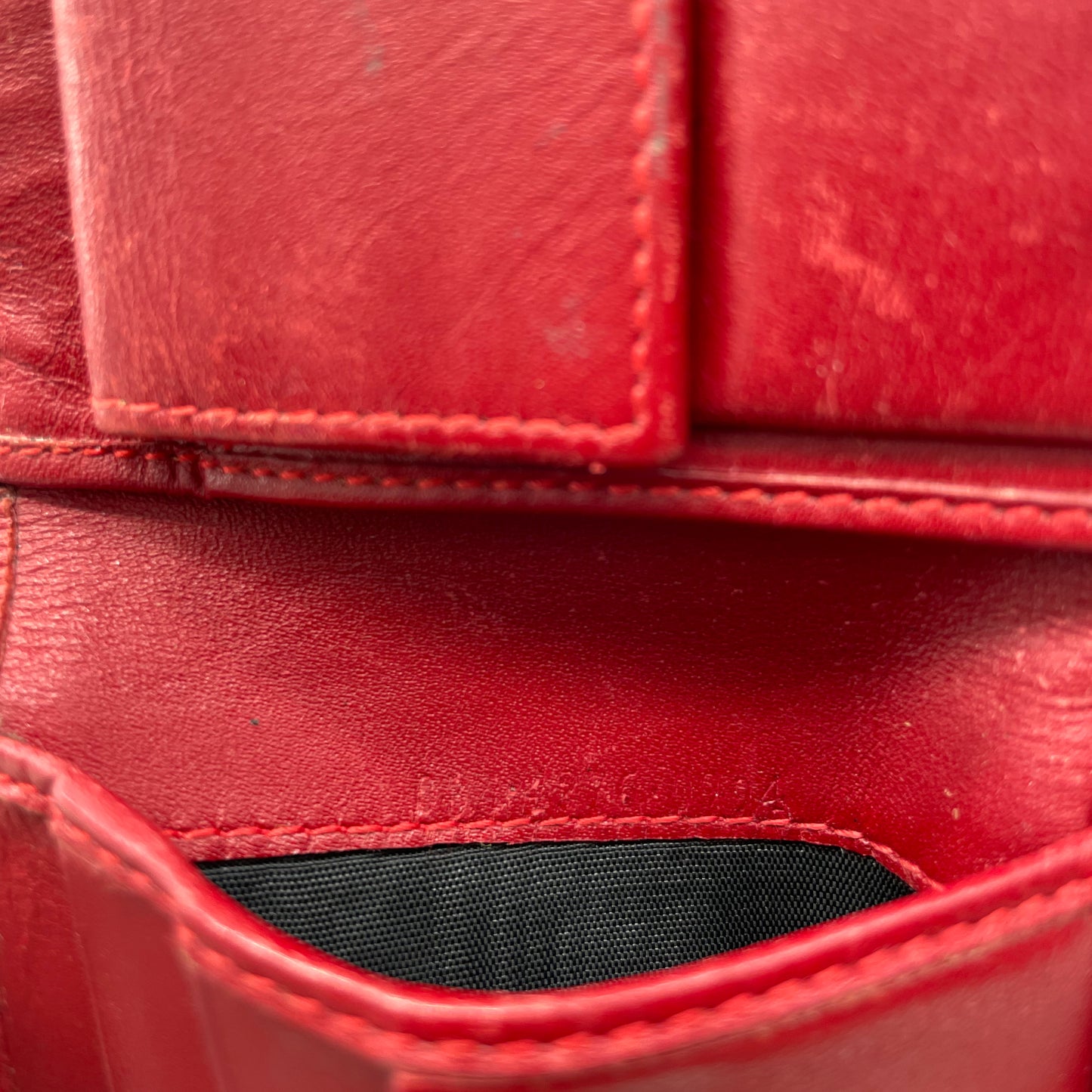 Gucci GG Canvas Bifold Wallet - Red