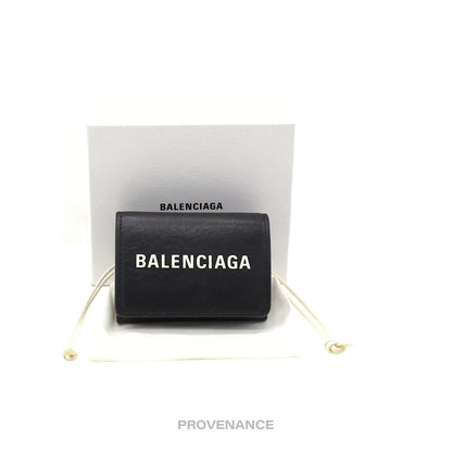 🔴 Balenciaga Logo Trifold Wallet - Black White