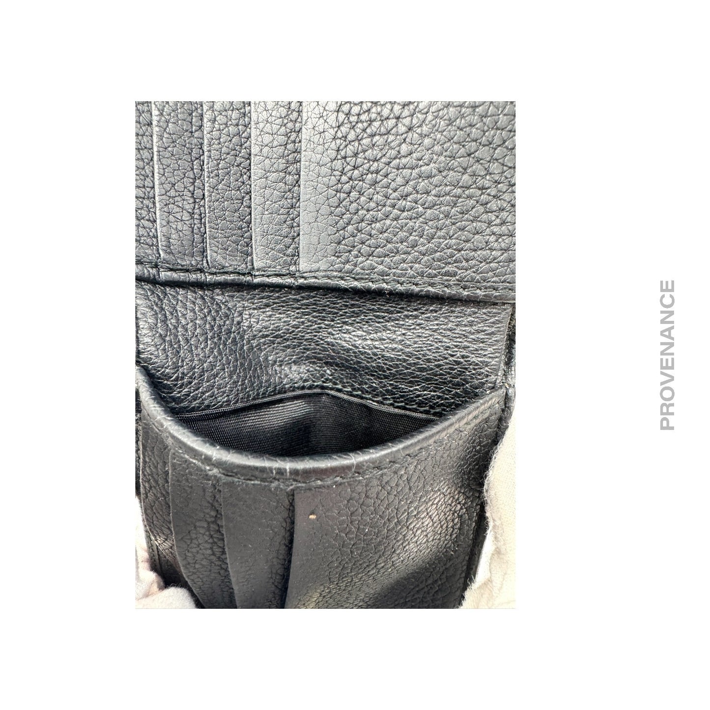 🔴 Gucci Vintage Logo Bifold Wallet - Black Leather