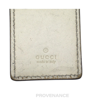 🔴 Gucci Embroidered Worldwide logo Keychain - White Leather