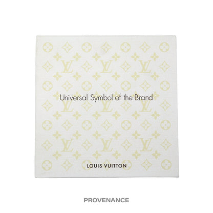 🔴 Louis Vuitton "Universal Symbol Of The Brand" Book