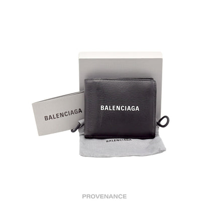 🔴 Balenciaga Logo Bifold Wallet - Black Leather