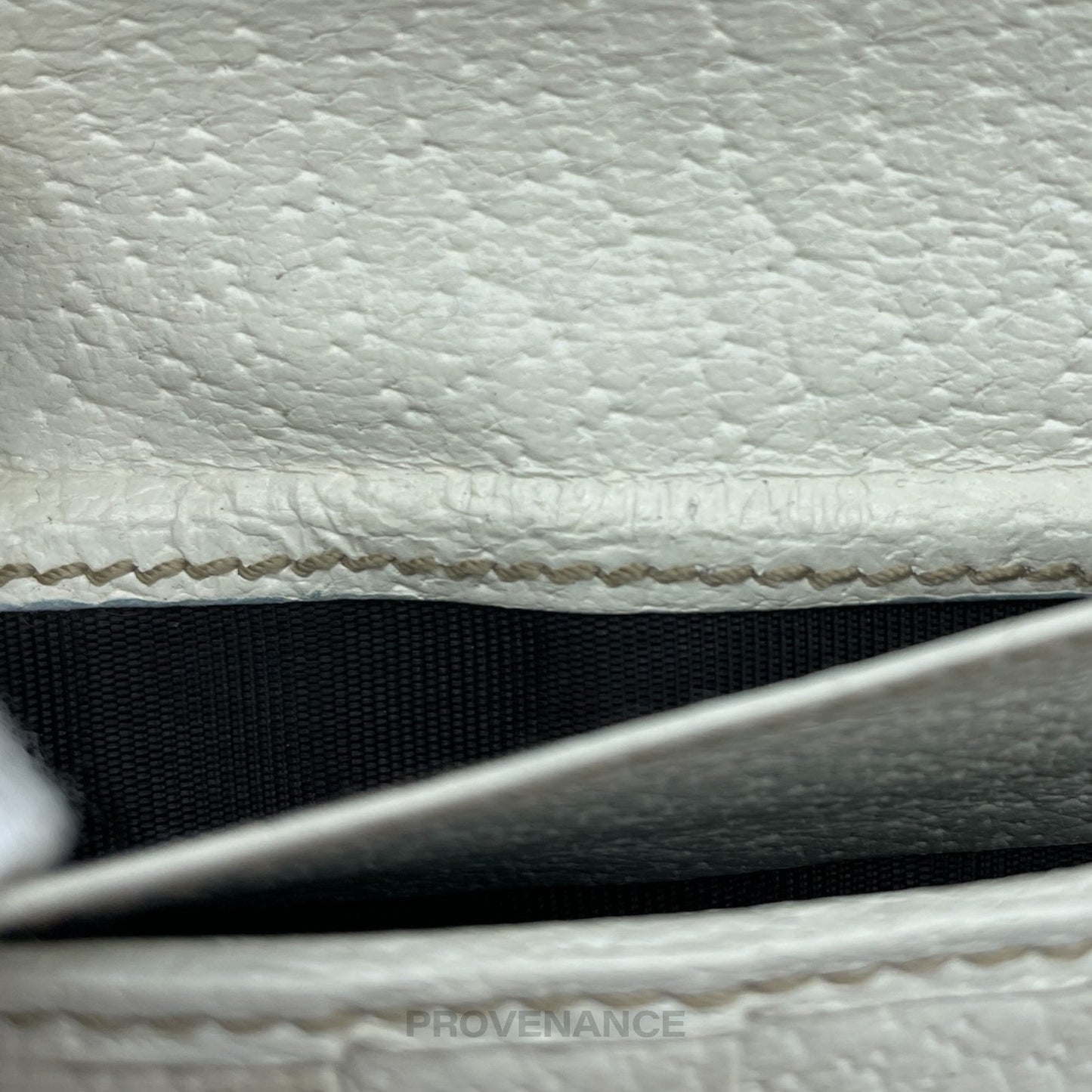 🔴 Gucci GG Canvas Long Wallet - White