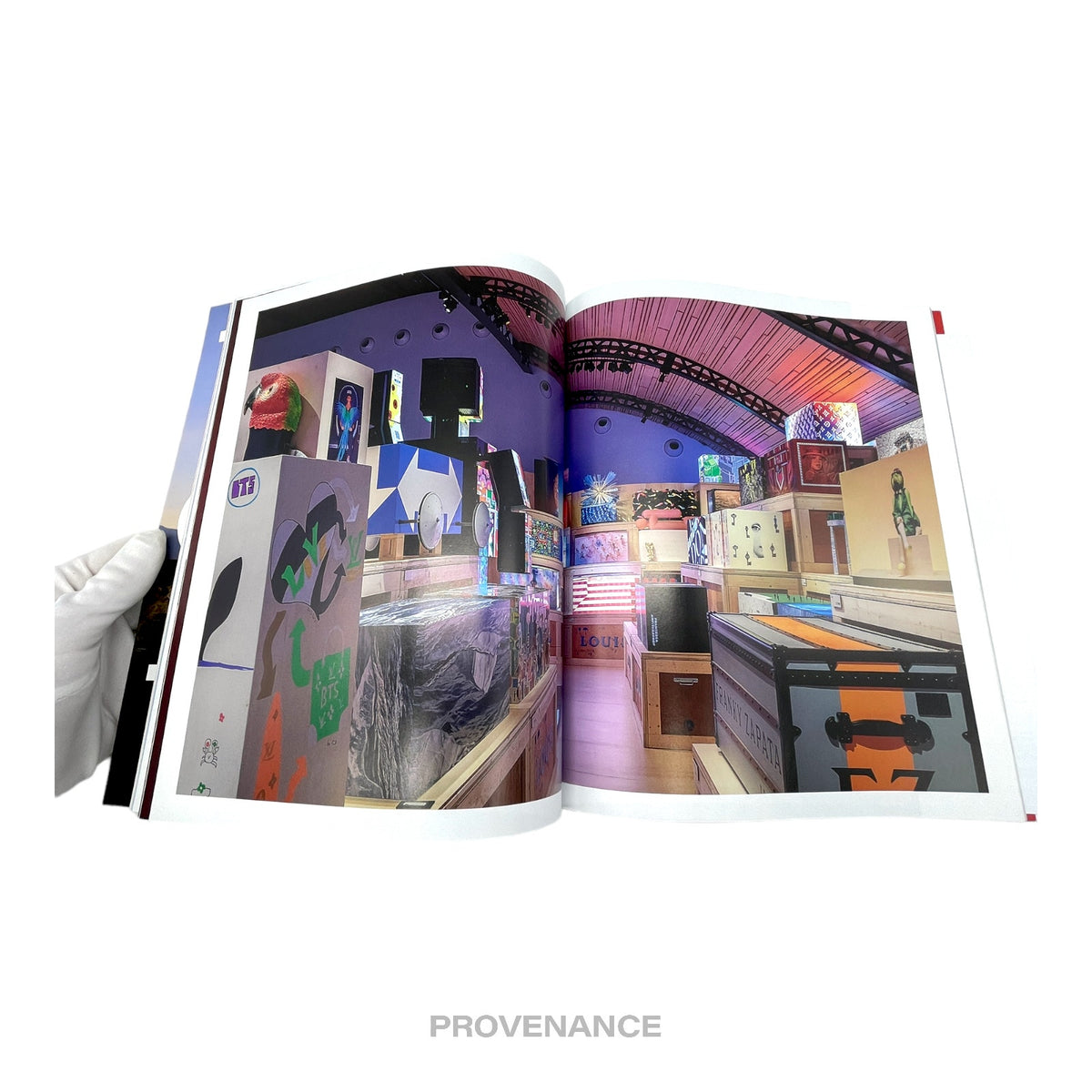🔴 Louis Vuitton The Book 200