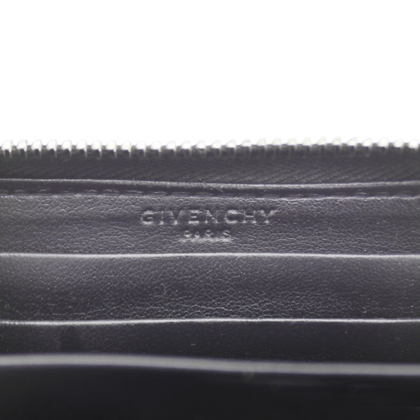 🔴 Givenchy Zip Wallet - I FEEL LOVE