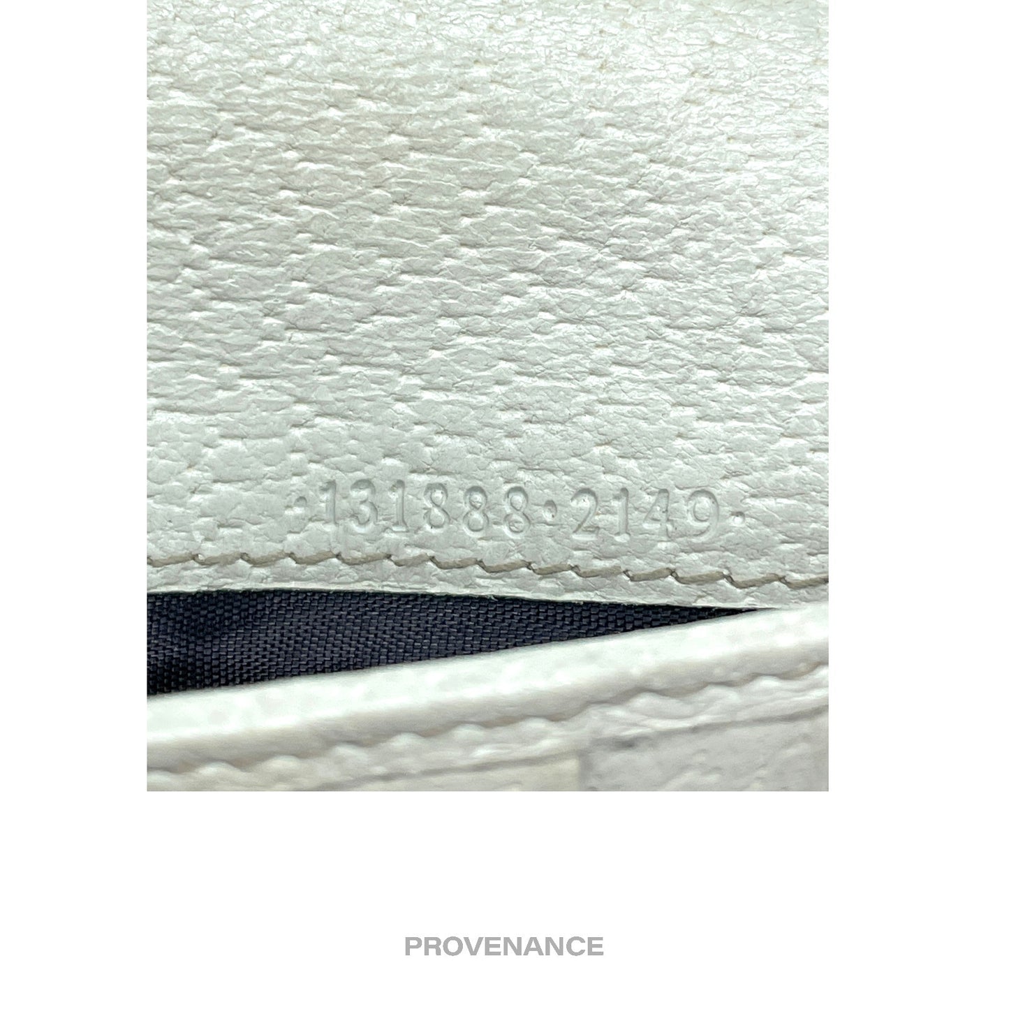 🔴 Gucci GG Canvas Long Wallet - White