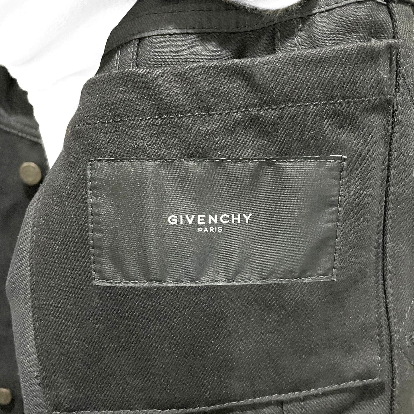 🔴 Givenchy Star-Studded Denim Jacket - Black